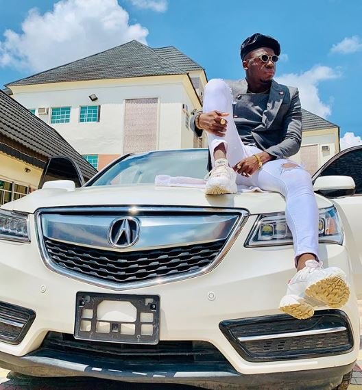 Comedian Akpororo Shows Off His New Car (Photos)