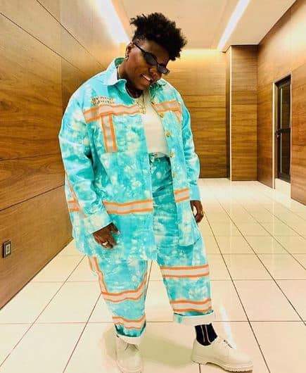 Singer Teni recounts how Tiwa Savage stood up to greet her on a plane