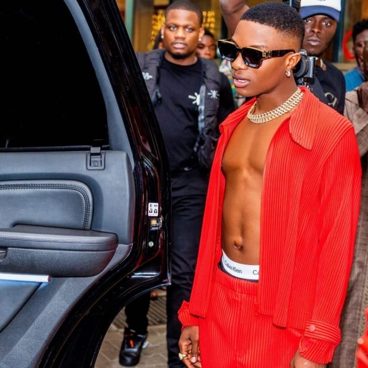“The End Of Me is Wizkid” – Young Lady Reveals After Seeing Him
